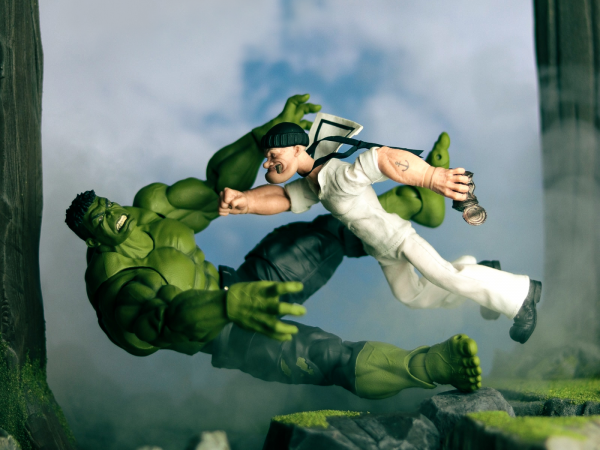 Mezco Popeye vs S.H. Figuarts Hulk Toy Photography by TJ Collects