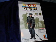 Dragon-Models WW2 military series German Mine Detector Orel sector 1943 boxed 1:6 figure